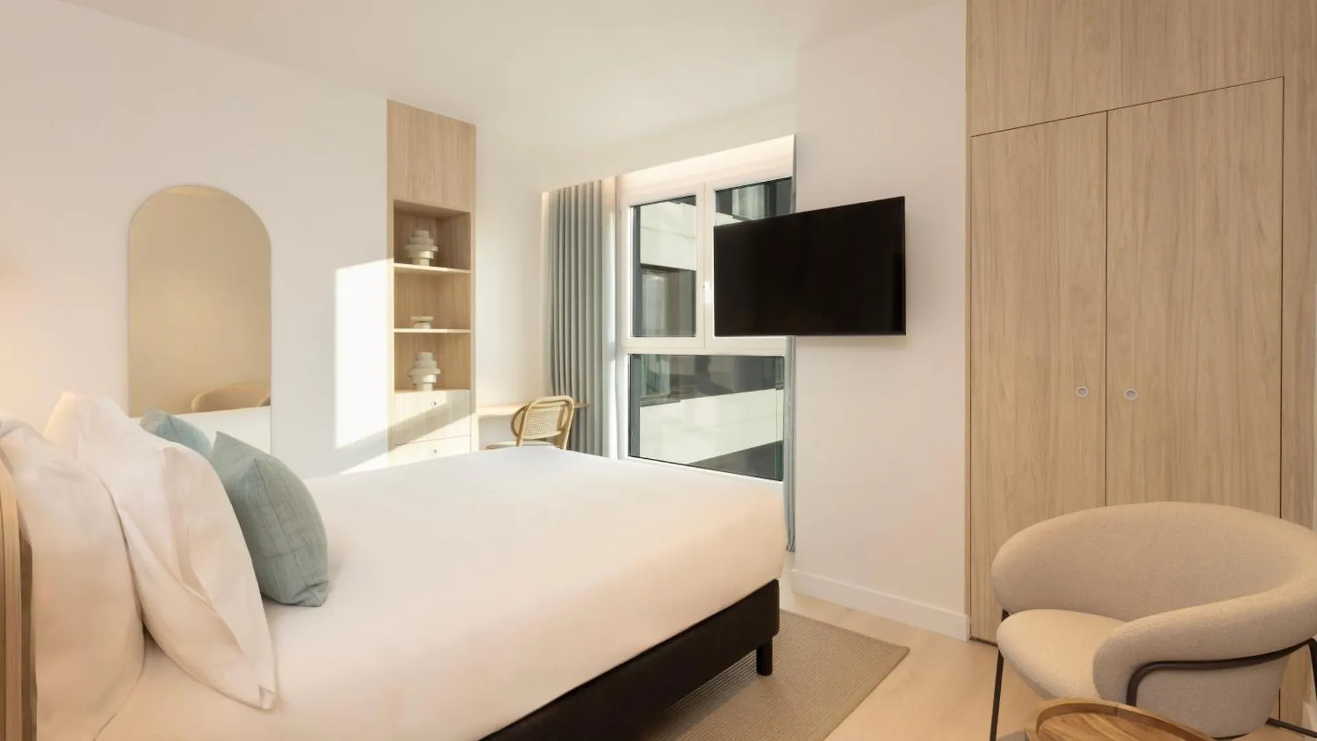 Staybridge Suites & Apartments Malaga By Ihg 3*,