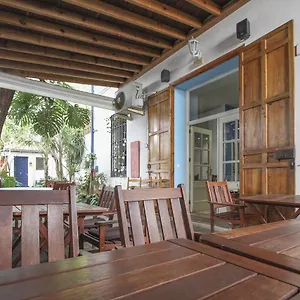 2* Pensión Acacias Restaurante